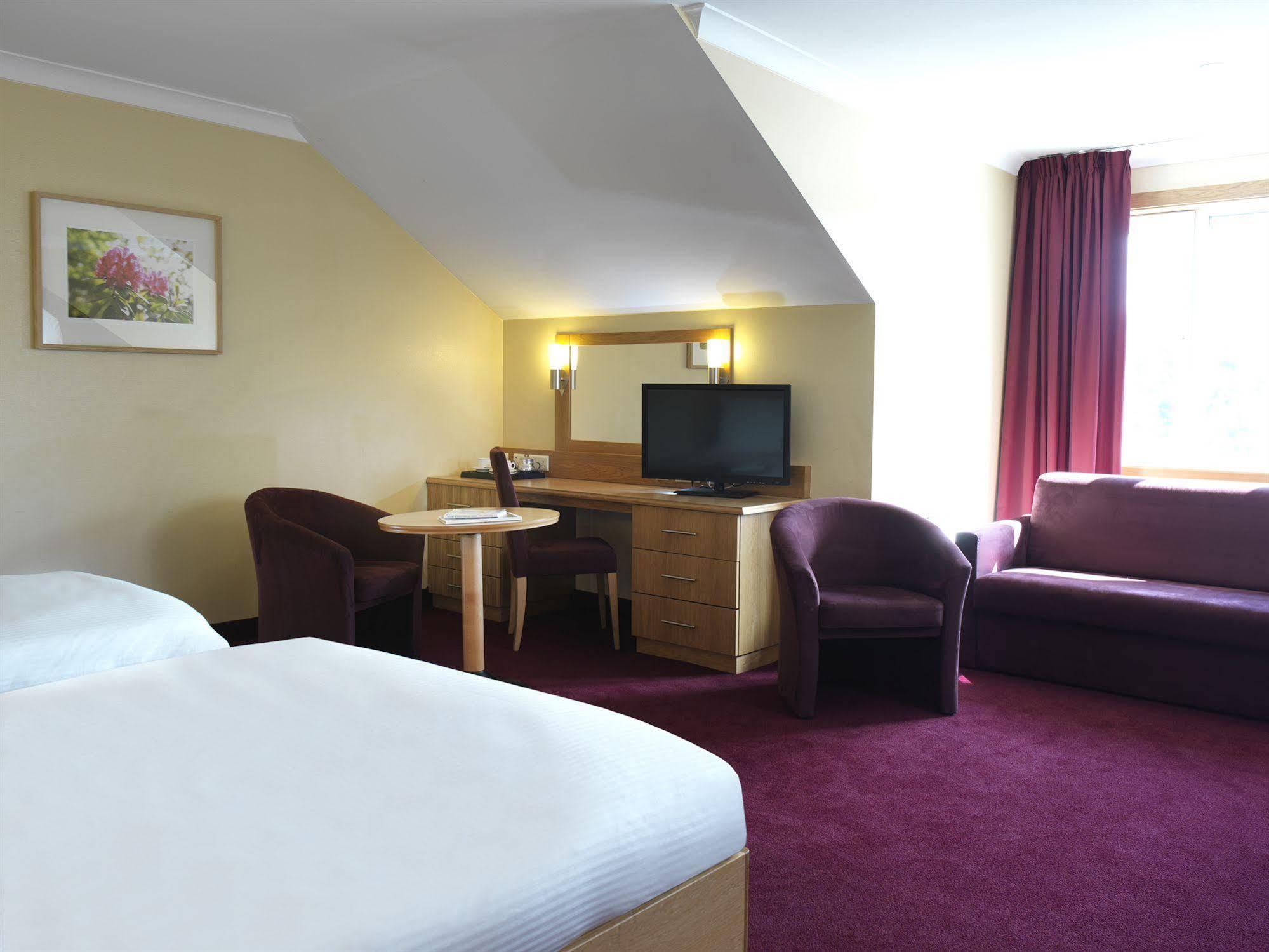 Clayton Hotel Лепардстаун Екстер'єр фото